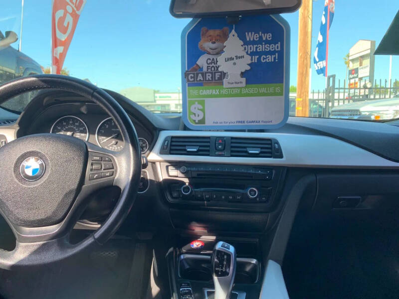 2014 BMW 3 Series 320i