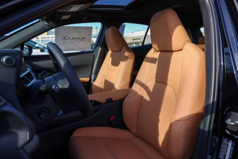 2025 Lexus UX 300h Premium