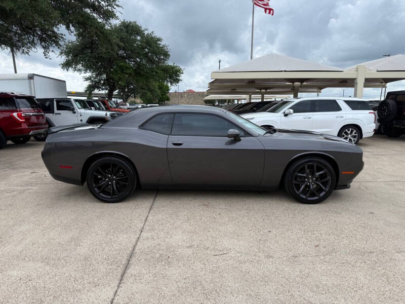 2021 Dodge Challenger SXT