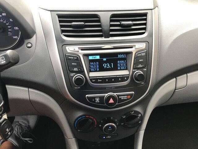 2017 Hyundai Accent SE