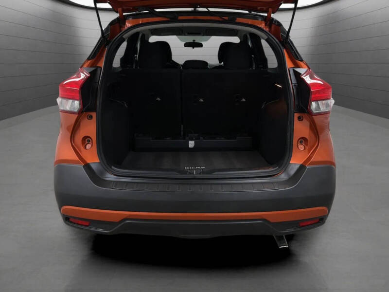 2019 Nissan Kicks SR