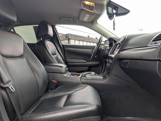 2021 Chrysler 300 Touring