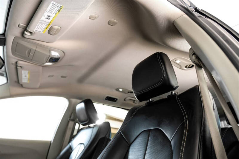 2020 Chrysler Voyager LXi