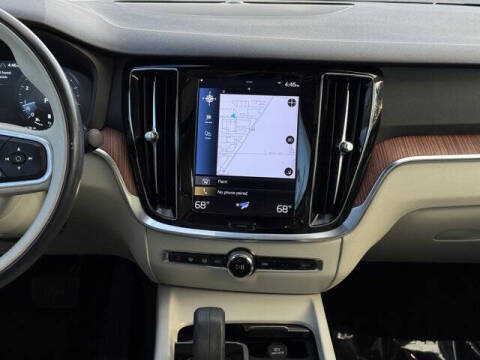 2022 Volvo S60 B5 Momentum