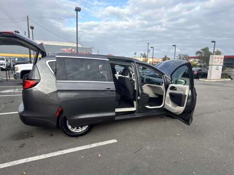 2017 Chrysler Pacifica Touring