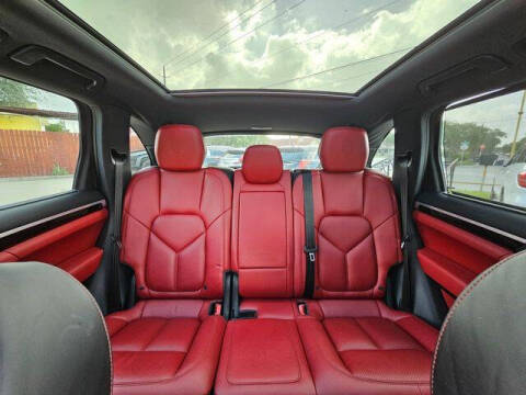 2017 Porsche Cayenne Platinum Edition