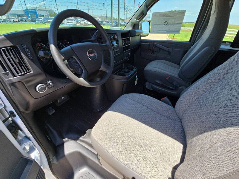 2026 GMC Savana 2500