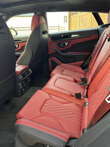 2024 Lamborghini Urus S