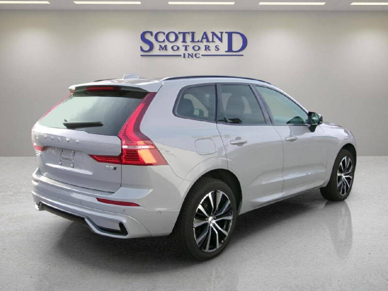2025 Volvo XC60 B5 Plus Dark Theme