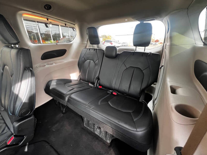 2021 Chrysler Pacifica Touring L