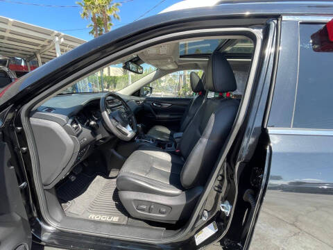 2017 Nissan Rogue SL