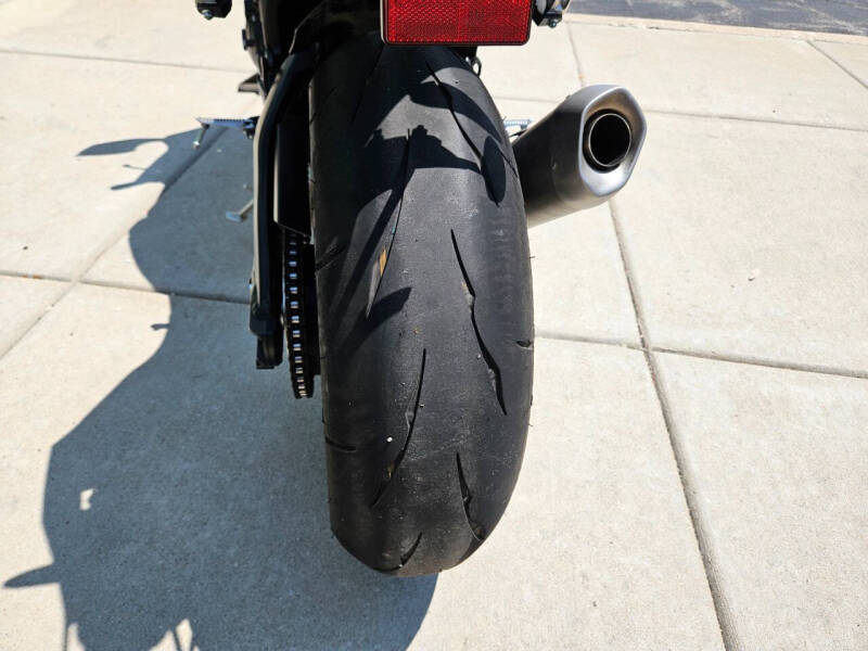 2024 Yamaha YZF-R1