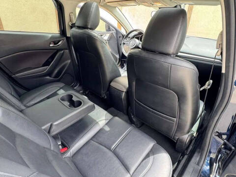 2018 Mazda MAZDA3 Touring
