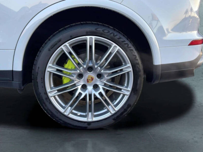 2016 Porsche Cayenne S E-Hybrid