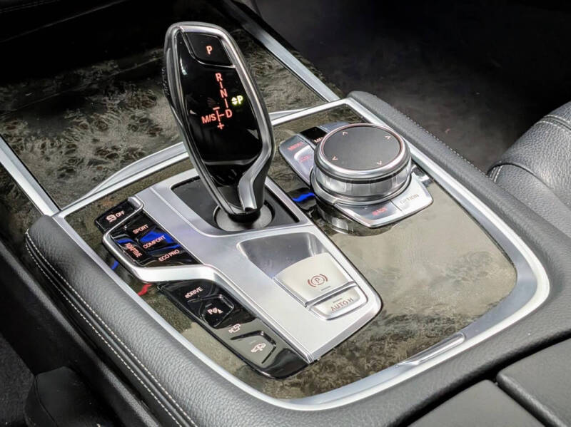 2018 BMW 7 Series 740e xDrive iPerformance