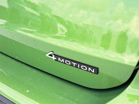 2025 Volkswagen Taos SE 4Motion