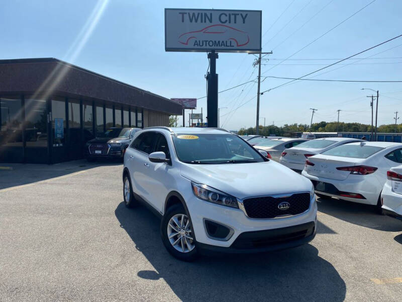 2016 Kia Sorento for sale at TWIN CITY AUTO MALL in Bloomington IL