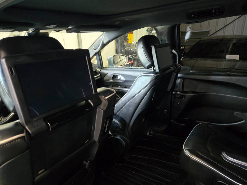 2020 Chrysler Pacifica Limited Red S