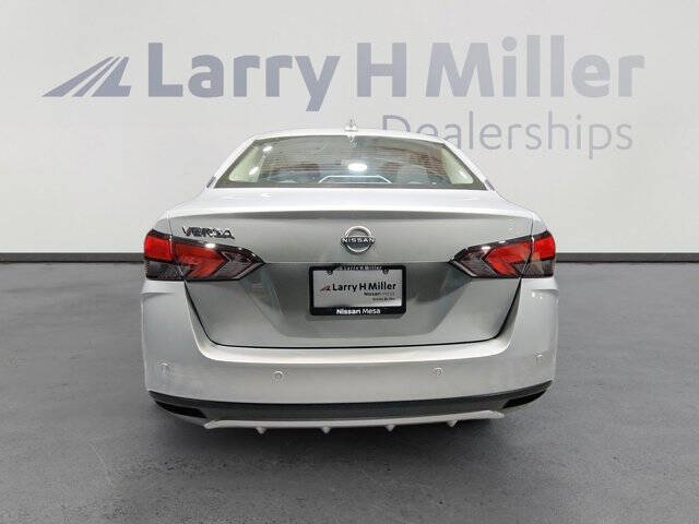 2025 Nissan Versa SV