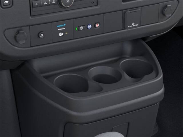 2025 Chevrolet Express 3500