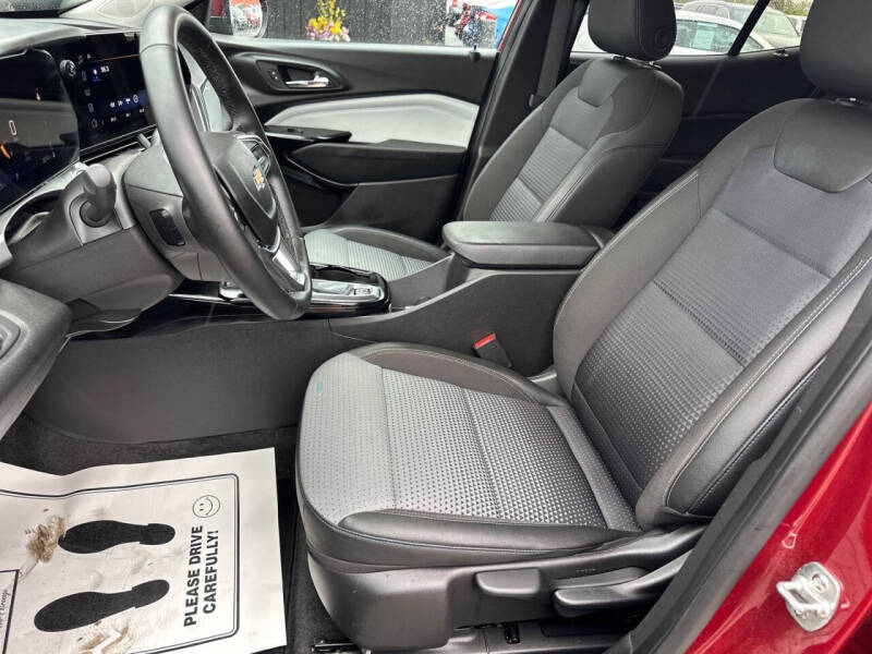 2025 Chevrolet Trax LT