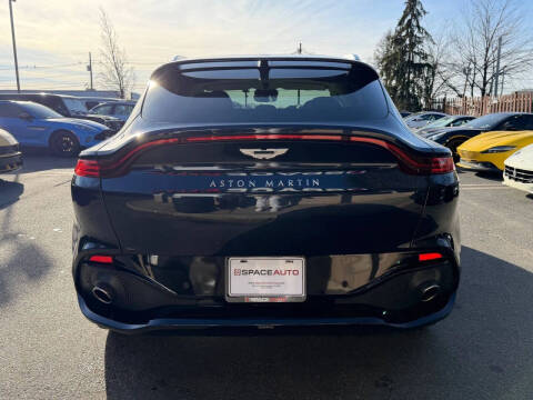 2021 Aston Martin DBX