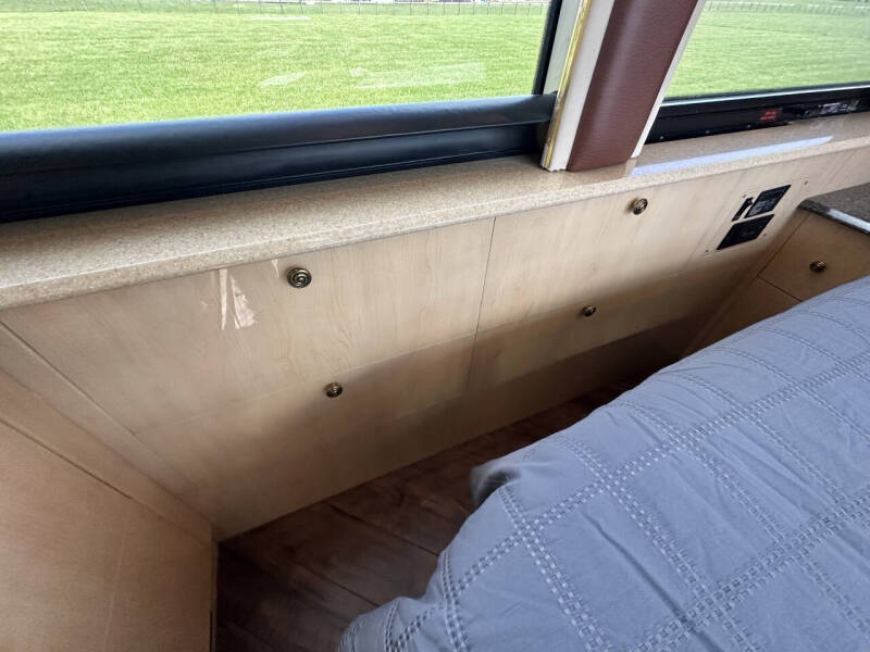 2001 Prevost Liberty