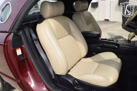 2004 Ford Thunderbird Deluxe