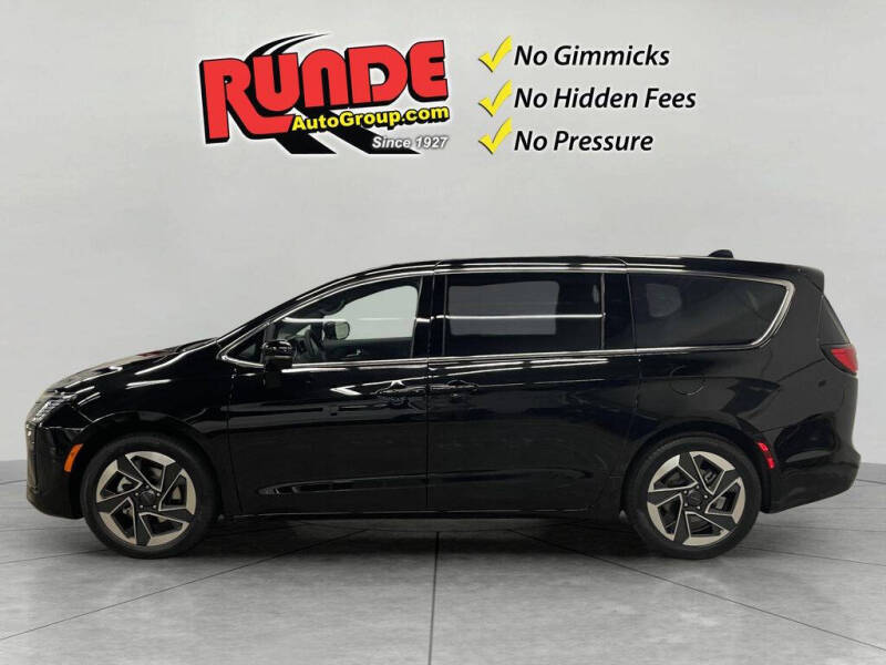 2027 Chrysler Pacifica Limited