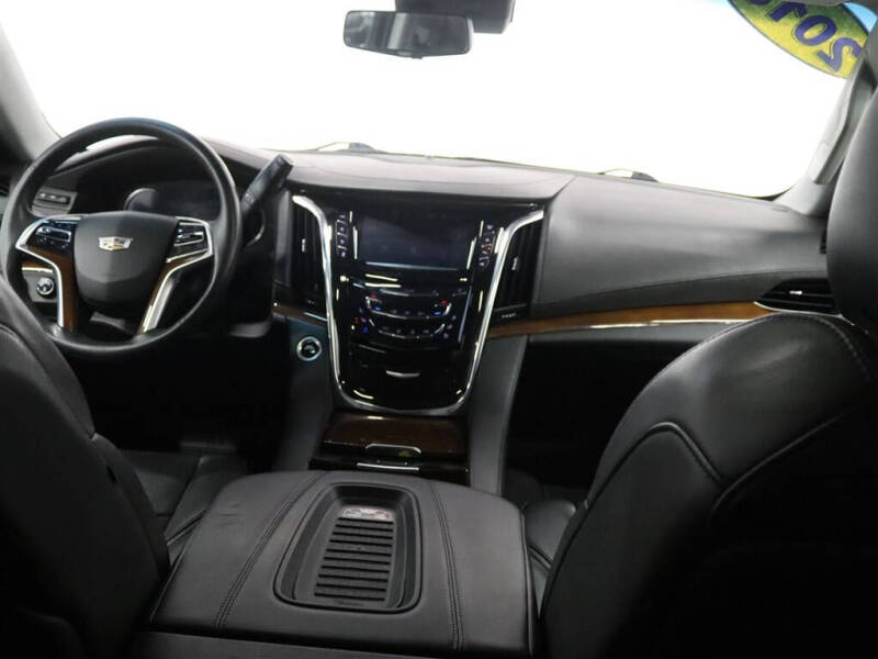 2018 Cadillac Escalade ESV Luxury