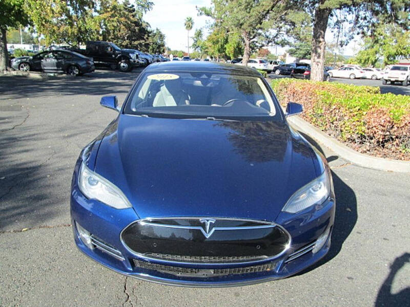 2015 Tesla Model S 90D