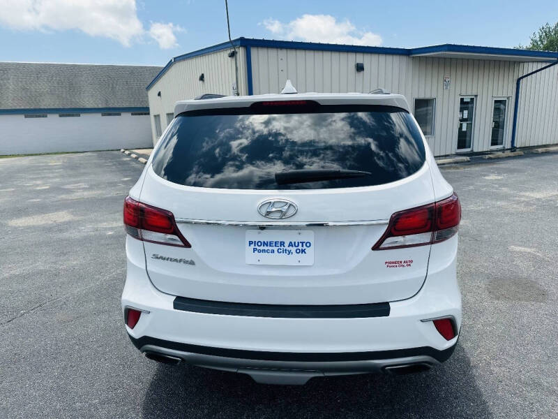 2017 Hyundai Santa Fe SE