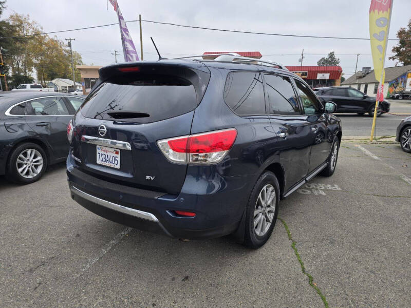 2016 Nissan Pathfinder SV