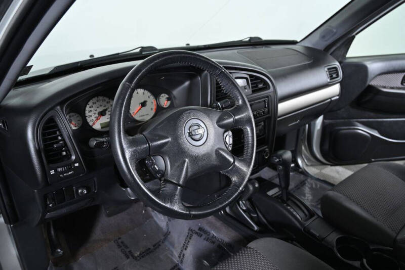2004 Nissan Pathfinder SE