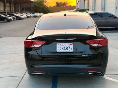 2015 Chrysler 200 S