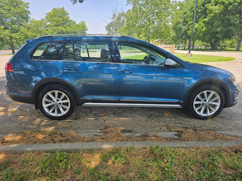 Used 2017 Volkswagen Golf Alltrack Alltrack SE with VIN 3VWH17AU8HM538557 for sale in Terre Haute, IN