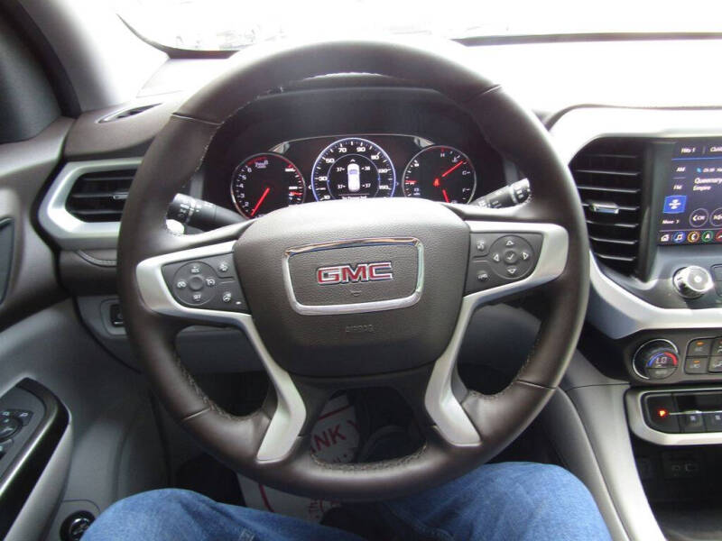 2023 GMC Acadia SLT