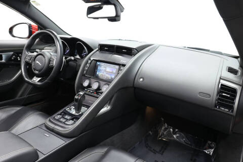 2016 Jaguar F-TYPE R