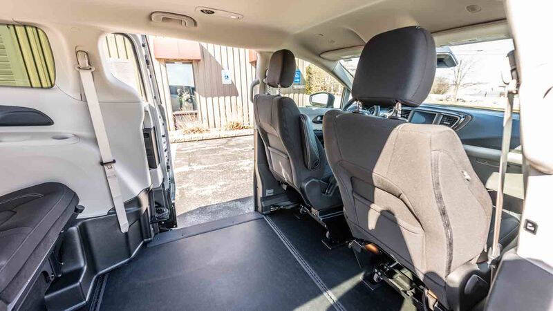 2024 Chrysler Voyager LX