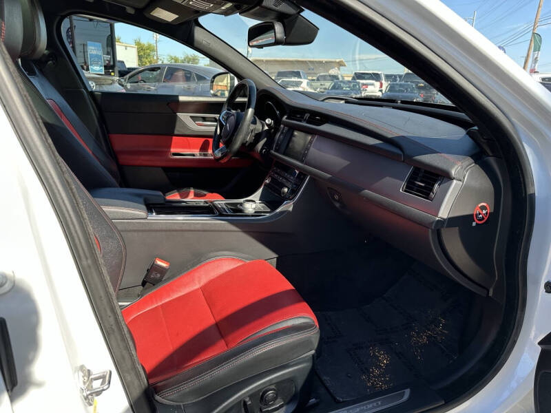 2016 Jaguar XF R-Sport