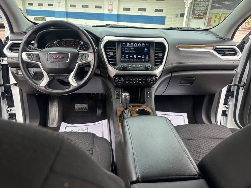 2017 GMC Acadia SLE-2