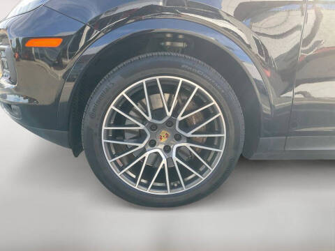 2022 Porsche Cayenne Platinum Edition