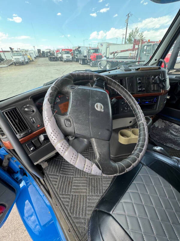 2012 Volvo VNL Super Singles