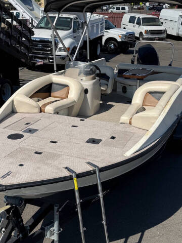 2014 Lowe Boats SD224