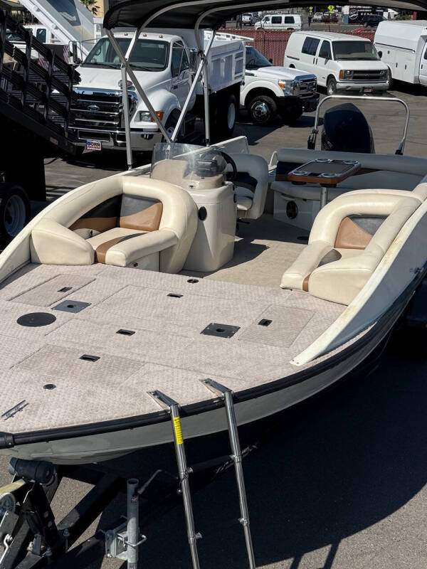 2014 Lowe Boats SD224
