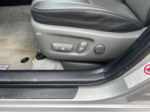 2013 Toyota Prius Plug-in Hybrid Advanced