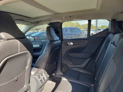 2023 Volvo XC40 B5 Plus Bright Theme