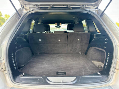 2017 Jeep Grand Cherokee Laredo E