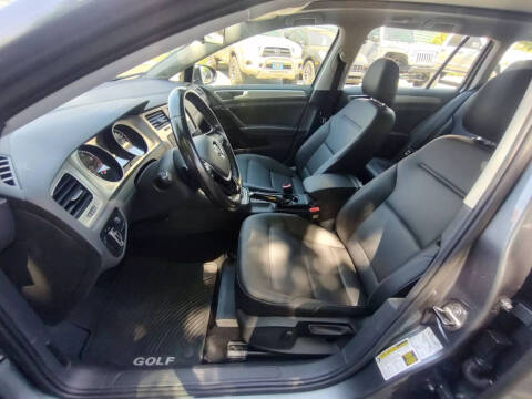 2017 Volkswagen Golf SportWagen