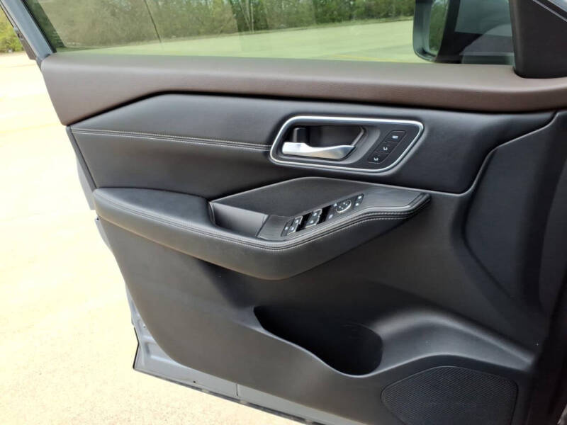2023 Nissan Rogue Platinum
